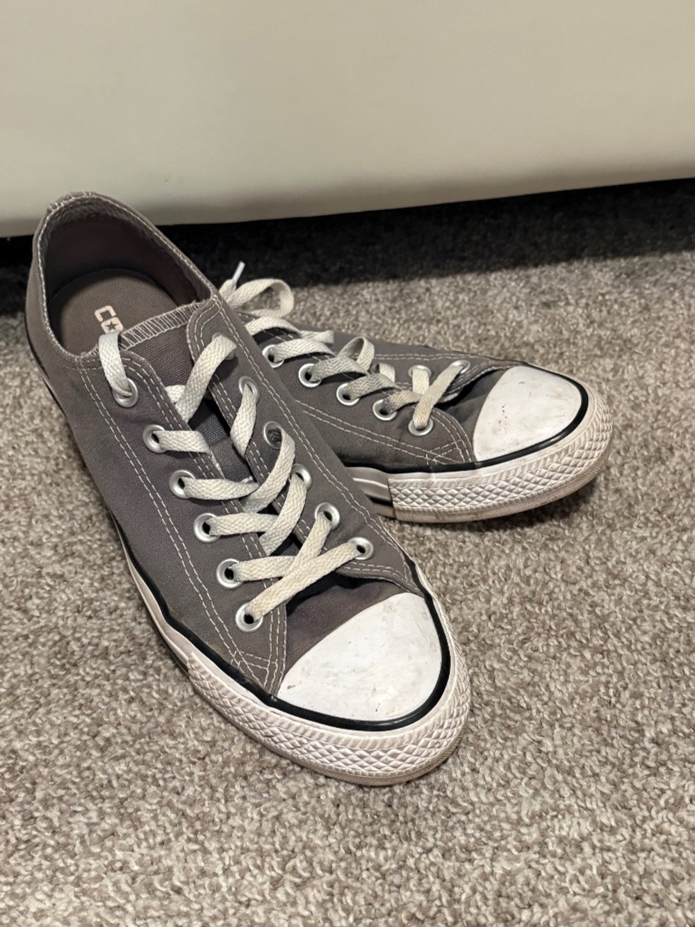 Gray Converse Women’s size 8